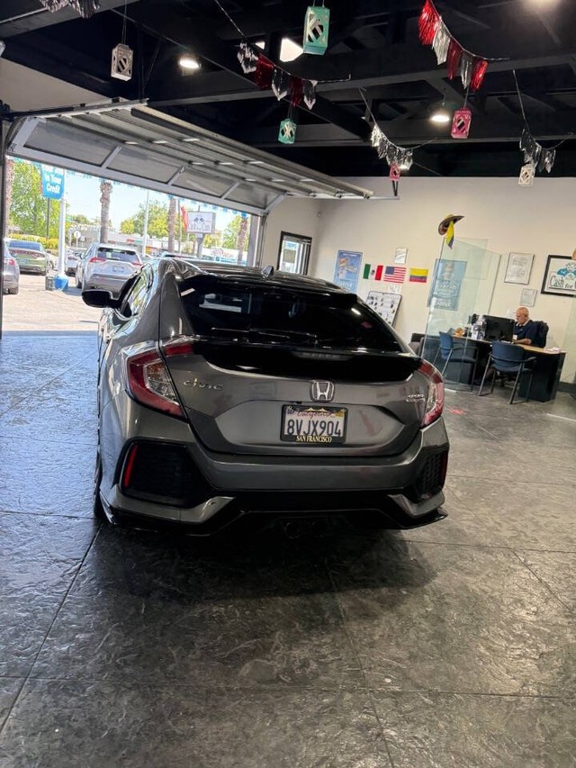 Honda Civic Hatchback Vehicle Full-screen Gallery Image 21