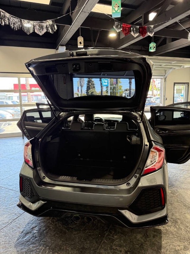 Honda Civic Hatchback Vehicle Full-screen Gallery Image 40
