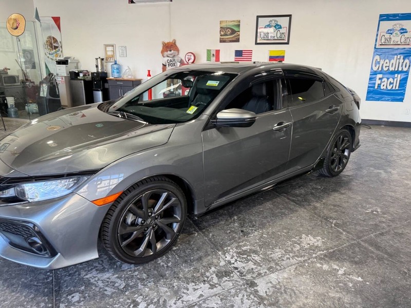 Honda Civic Hatchback Vehicle Full-screen Gallery Image 06