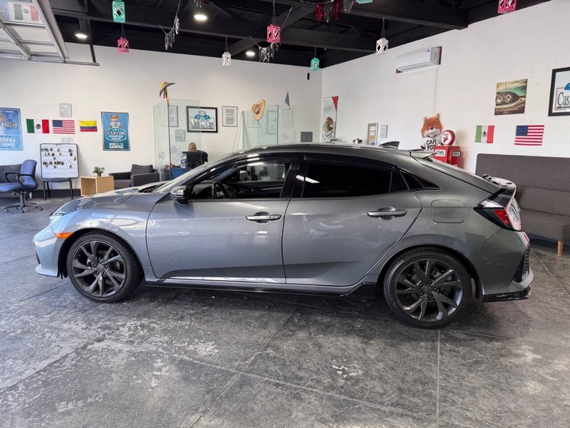 Honda Civic Hatchback Vehicle Full-screen Gallery Image 09