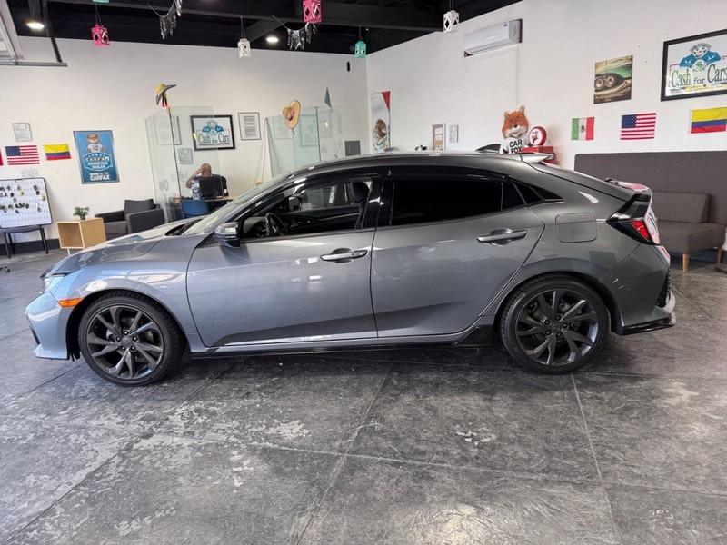 Honda Civic Hatchback Vehicle Full-screen Gallery Image 10