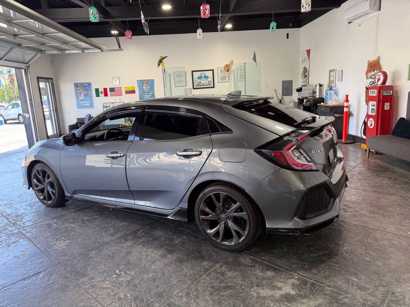 Honda Civic Hatchback Vehicle Full-screen Gallery Image 12