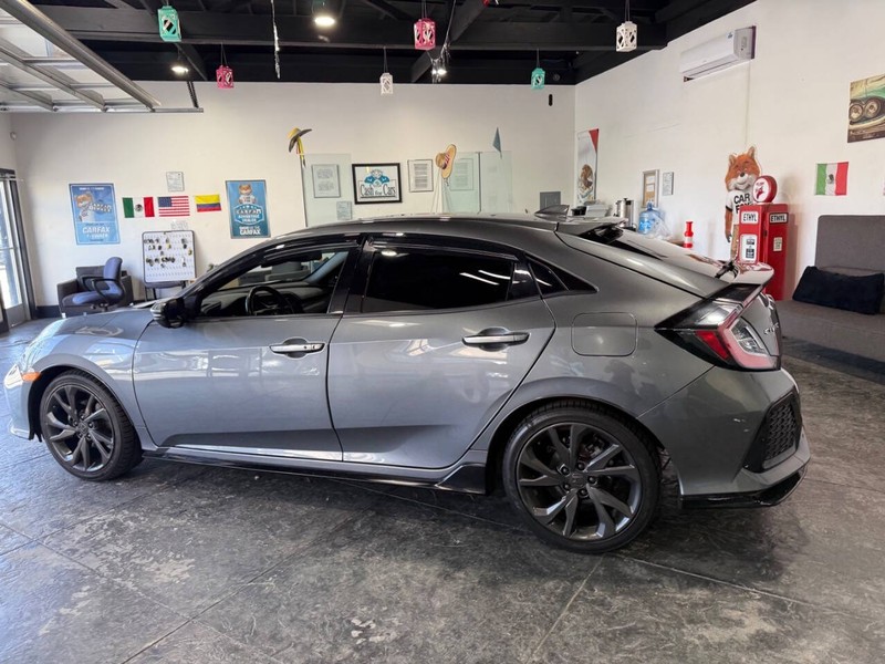 Honda Civic Hatchback Vehicle Full-screen Gallery Image 13