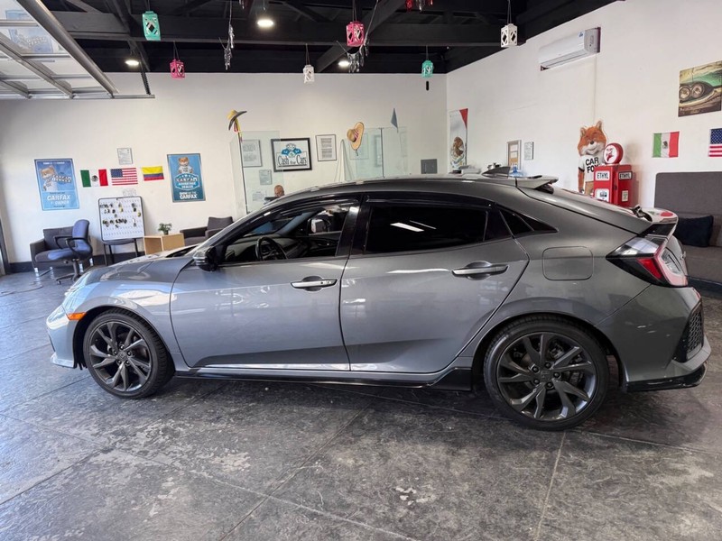 Honda Civic Hatchback Vehicle Full-screen Gallery Image 14