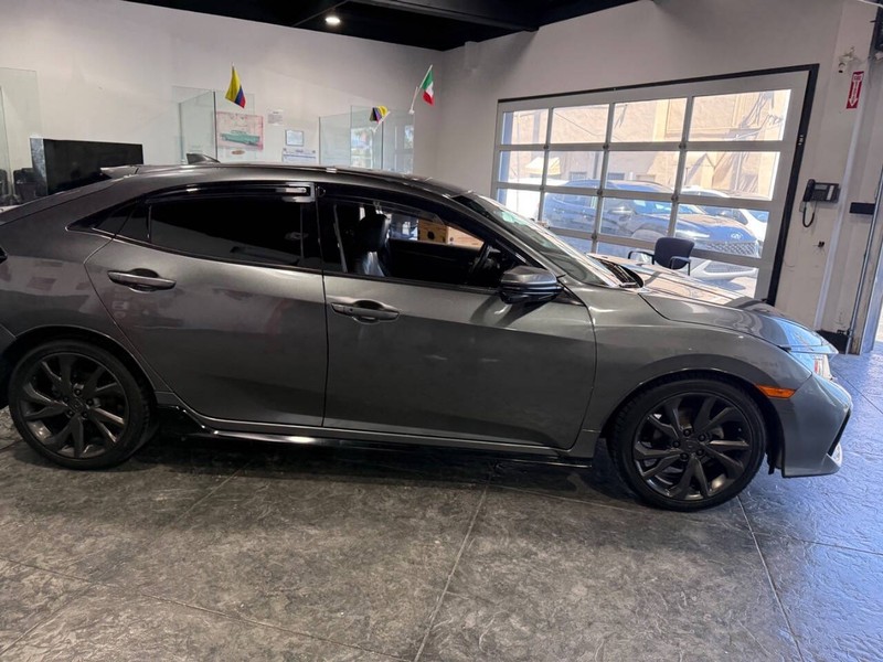 Honda Civic Hatchback Vehicle Full-screen Gallery Image 25