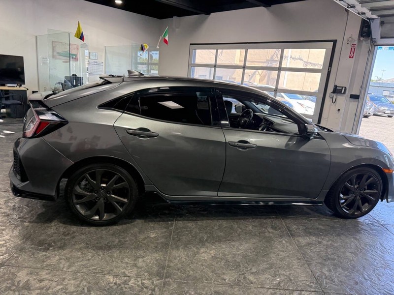 Honda Civic Hatchback Vehicle Full-screen Gallery Image 27
