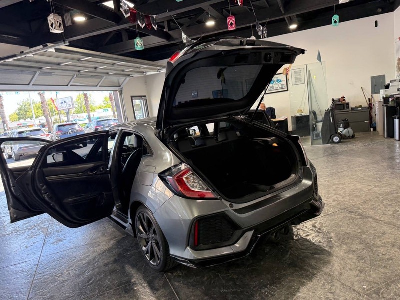 Honda Civic Hatchback Vehicle Full-screen Gallery Image 44