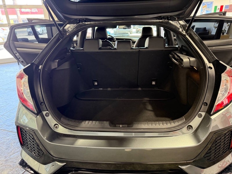 Honda Civic Hatchback Vehicle Full-screen Gallery Image 45