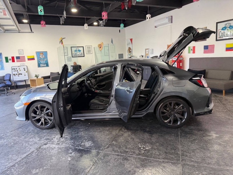 Honda Civic Hatchback Vehicle Full-screen Gallery Image 50