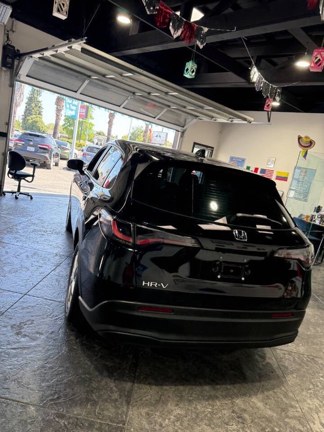 Honda HR-V Vehicle Full-screen Gallery Image 20