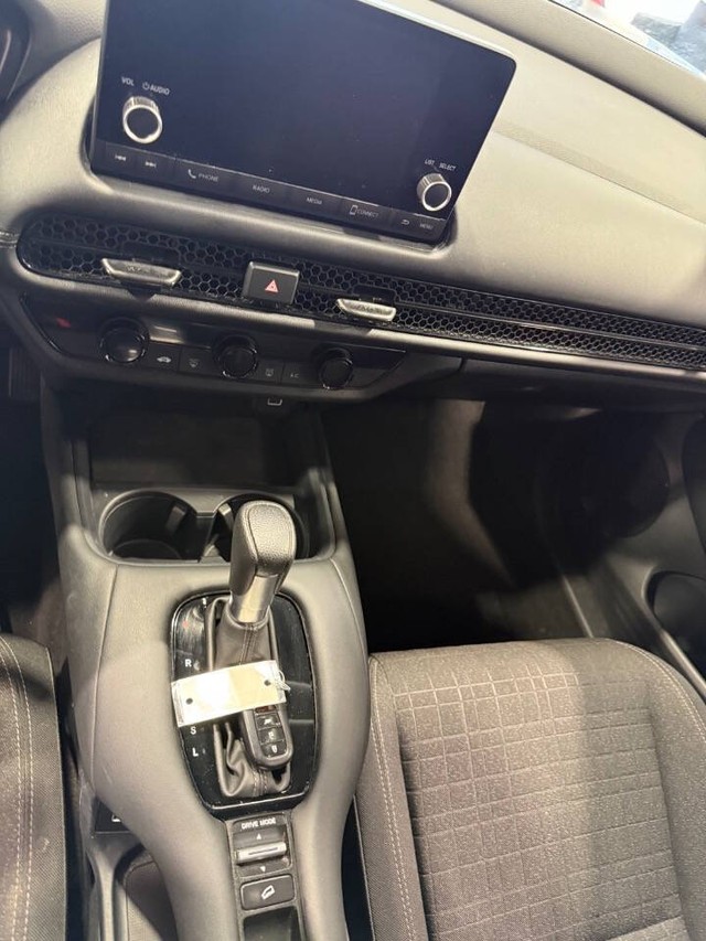 Honda HR-V Vehicle Full-screen Gallery Image 38