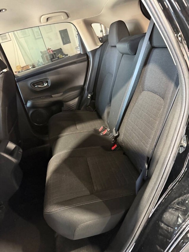 Honda HR-V Vehicle Full-screen Gallery Image 42