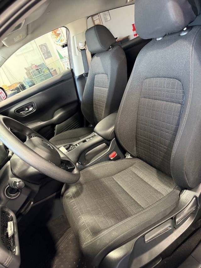 Honda HR-V Vehicle Full-screen Gallery Image 43