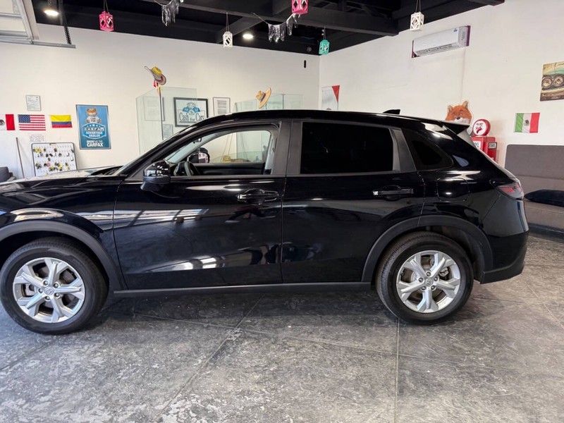 Honda HR-V Vehicle Full-screen Gallery Image 12