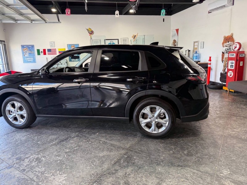 Honda HR-V Vehicle Full-screen Gallery Image 15