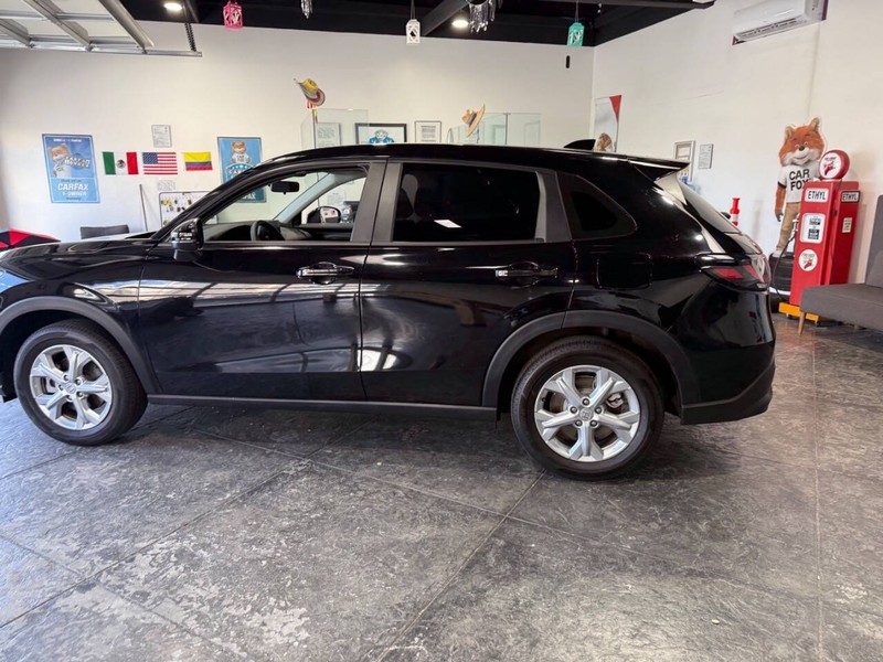 Honda HR-V Vehicle Full-screen Gallery Image 16