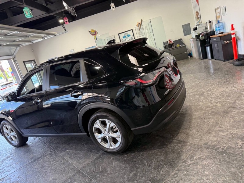 Honda HR-V Vehicle Full-screen Gallery Image 17