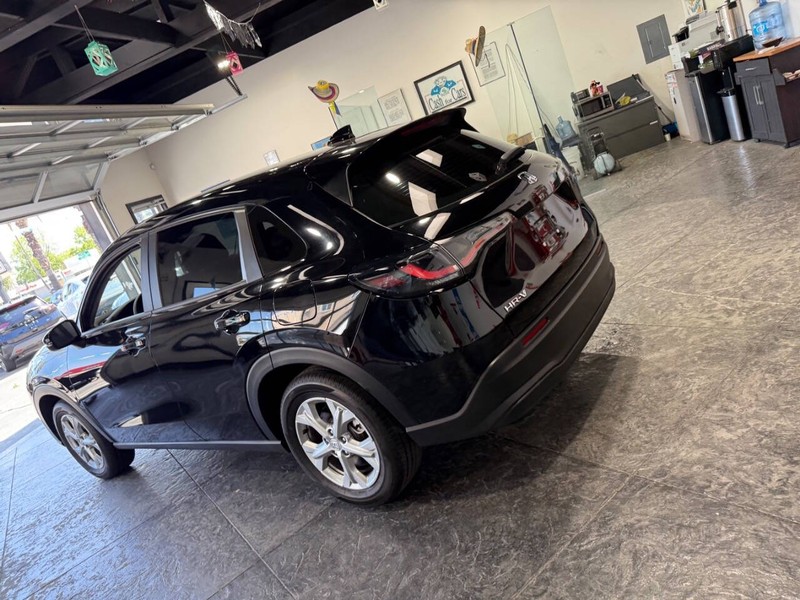 Honda HR-V Vehicle Full-screen Gallery Image 22