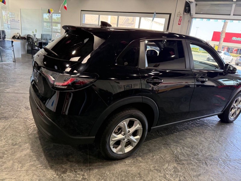 Honda HR-V Vehicle Full-screen Gallery Image 26
