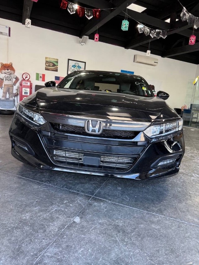 Honda Accord Sedan Vehicle Full-screen Gallery Image 04