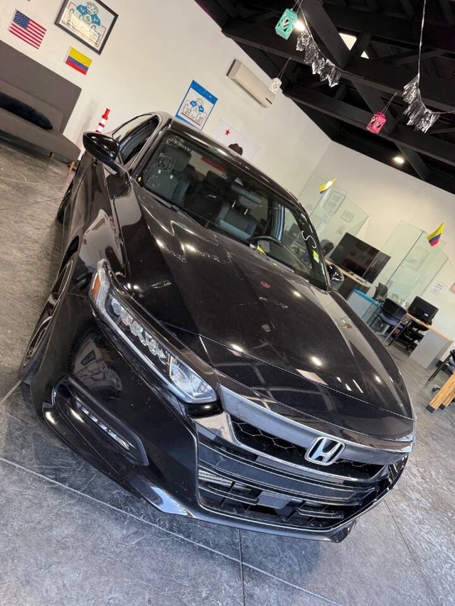 Honda Accord Sedan Vehicle Full-screen Gallery Image 46