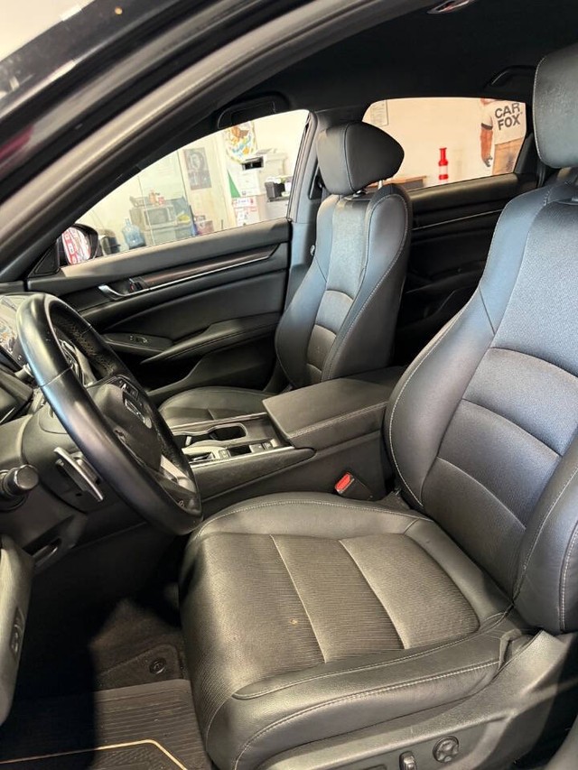 Honda Accord Sedan Vehicle Full-screen Gallery Image 49