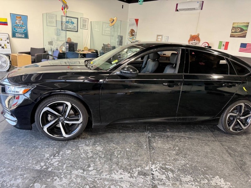 Honda Accord Sedan Vehicle Full-screen Gallery Image 08