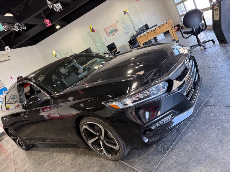 Honda Accord Sedan Vehicle Full-screen Gallery Image 43