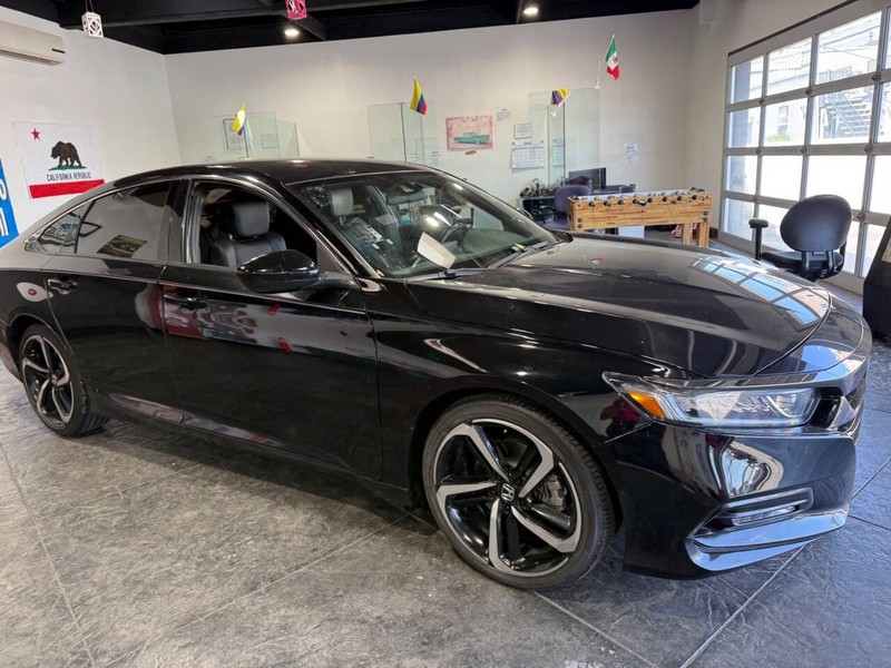 Honda Accord Sedan Vehicle Full-screen Gallery Image 45