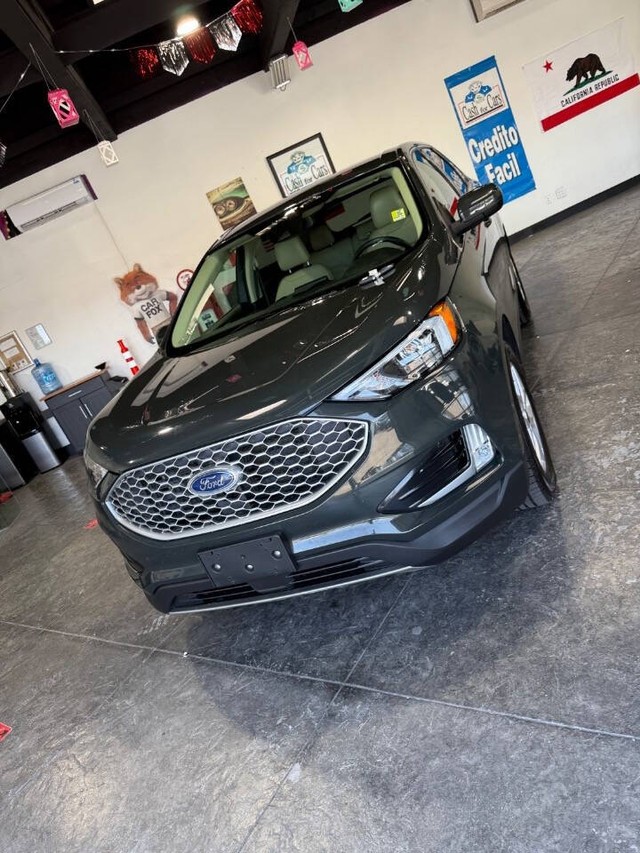 Ford Edge Vehicle Full-screen Gallery Image 08