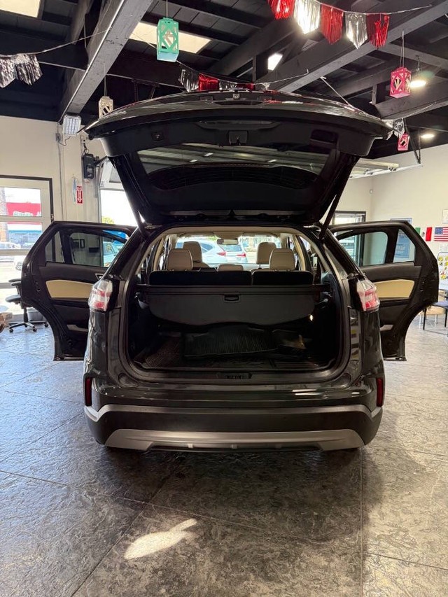 Ford Edge Vehicle Full-screen Gallery Image 34