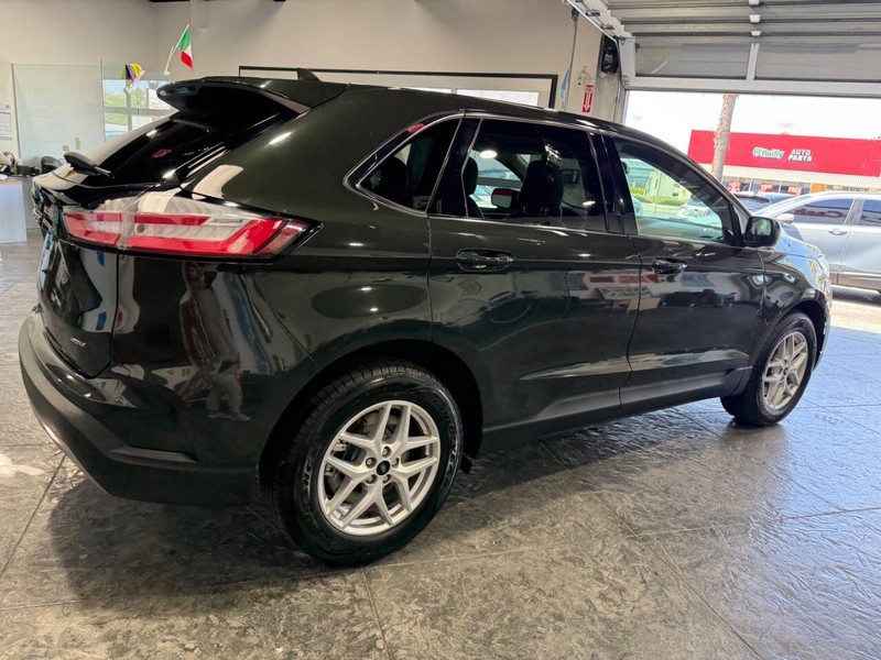 Ford Edge Vehicle Full-screen Gallery Image 28