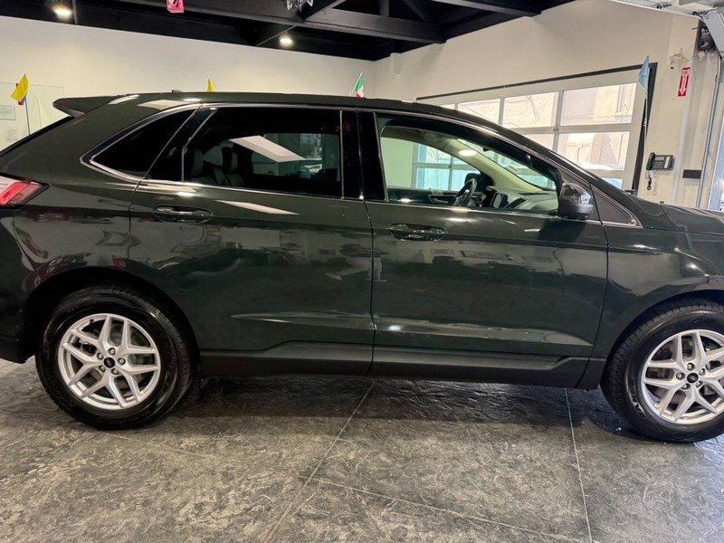 Ford Edge Vehicle Full-screen Gallery Image 30