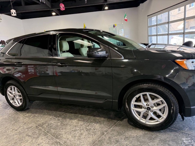 Ford Edge Vehicle Full-screen Gallery Image 38