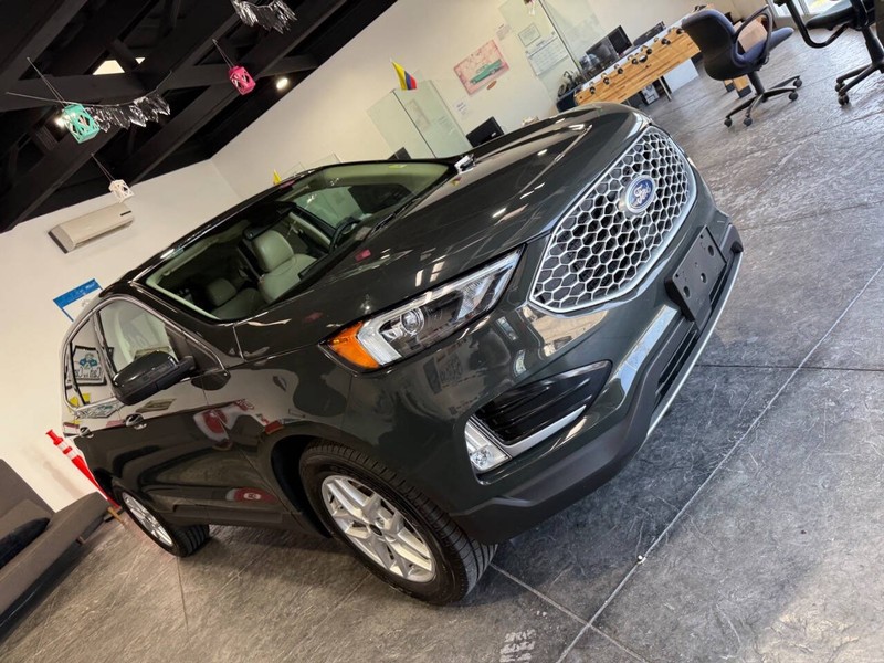 Ford Edge Vehicle Full-screen Gallery Image 41