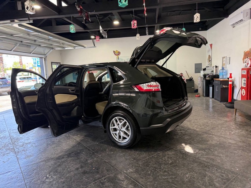 Ford Edge Vehicle Full-screen Gallery Image 47