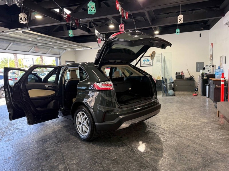 Ford Edge Vehicle Full-screen Gallery Image 49
