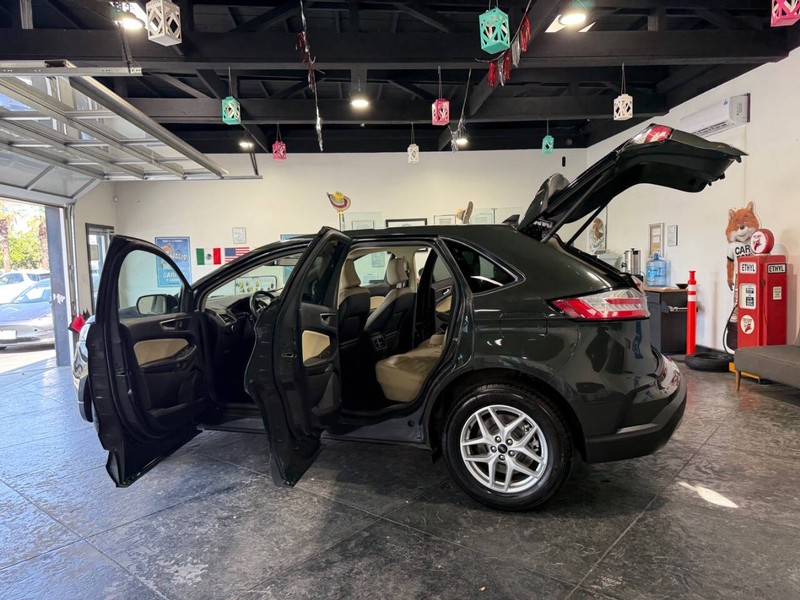 Ford Edge Vehicle Full-screen Gallery Image 50