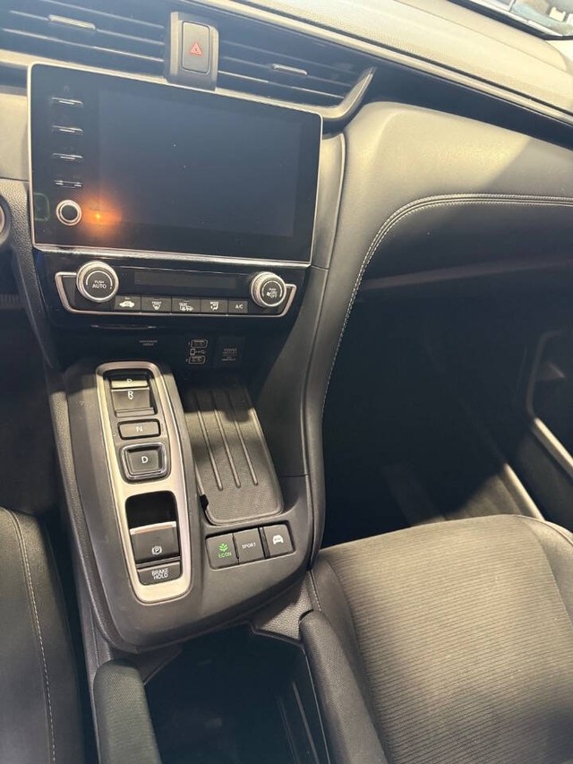 Honda Insight Vehicle Full-screen Gallery Image 42