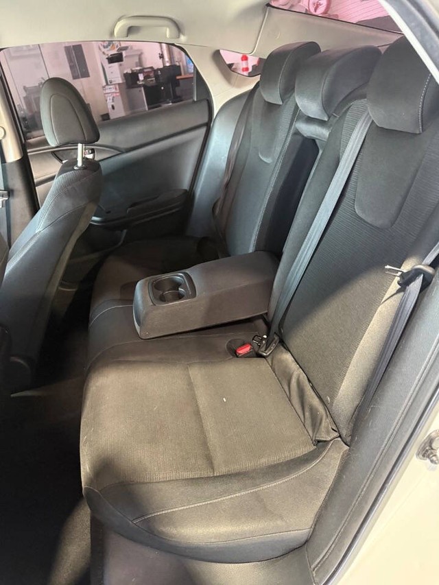 Honda Insight Vehicle Full-screen Gallery Image 44