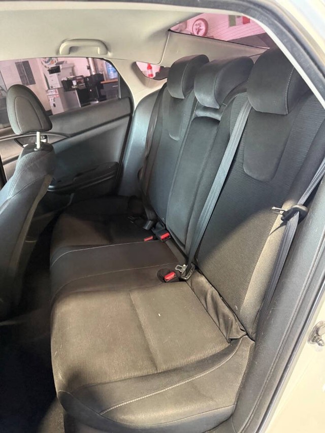 Honda Insight Vehicle Full-screen Gallery Image 45
