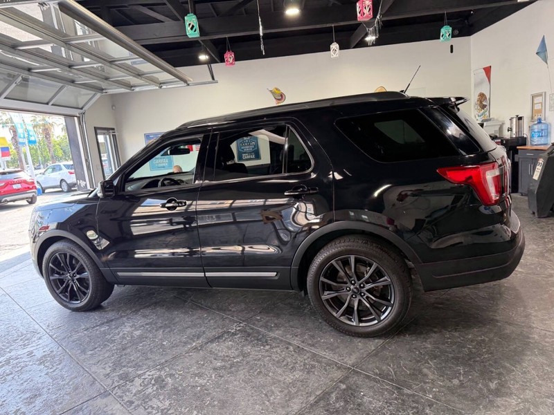Ford Explorer Vehicle Full-screen Gallery Image 49