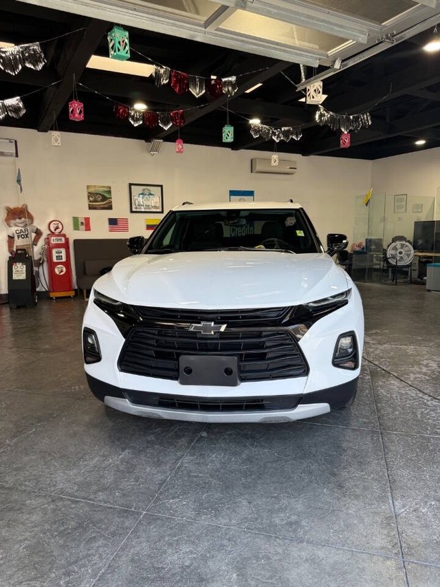 Chevrolet Blazer Vehicle Full-screen Gallery Image 02