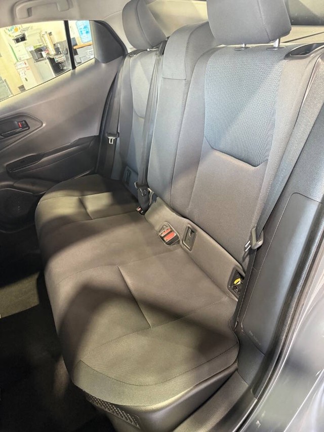 Toyota Prius Vehicle Full-screen Gallery Image 40
