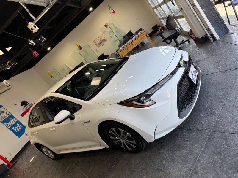 Toyota Corolla Vehicle Full-screen Gallery Image 30