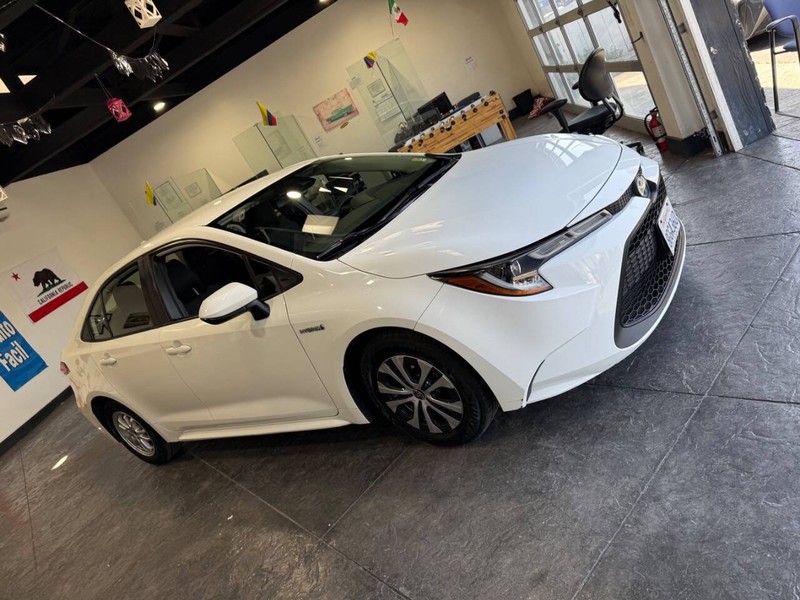 Toyota Corolla Vehicle Full-screen Gallery Image 31
