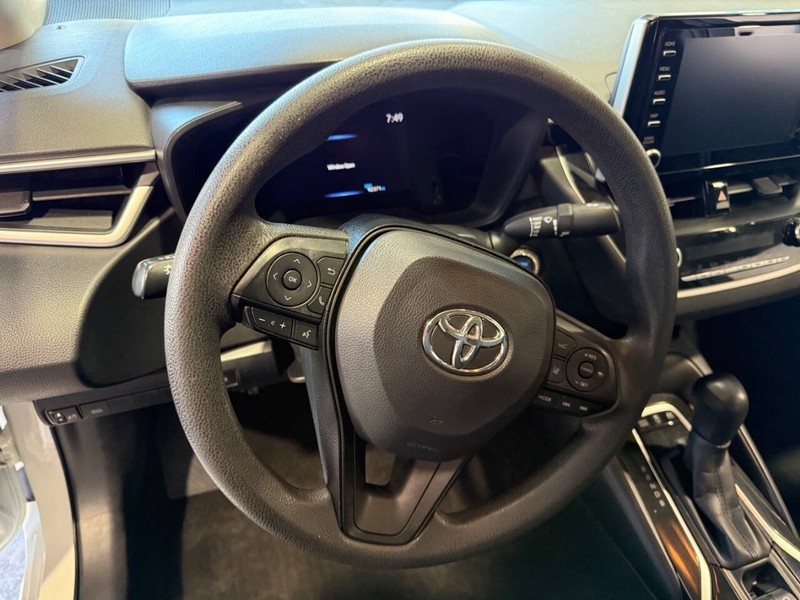 Toyota Corolla Vehicle Full-screen Gallery Image 32