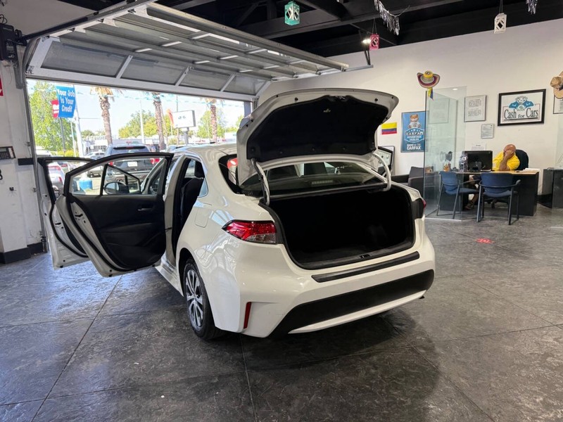 Toyota Corolla Vehicle Full-screen Gallery Image 45