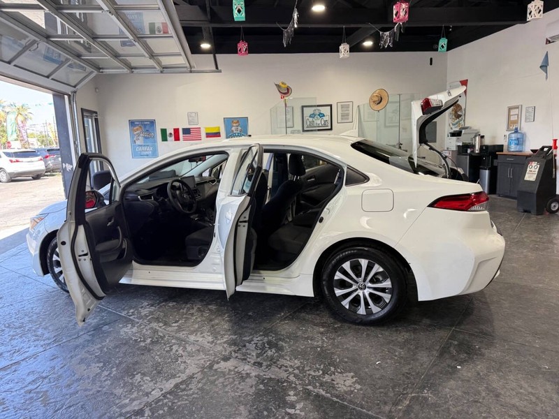 Toyota Corolla Vehicle Full-screen Gallery Image 49