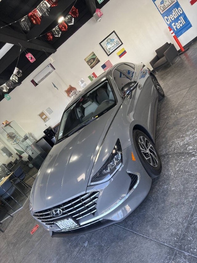 Hyundai Sonata Hybrid Vehicle Full-screen Gallery Image 08